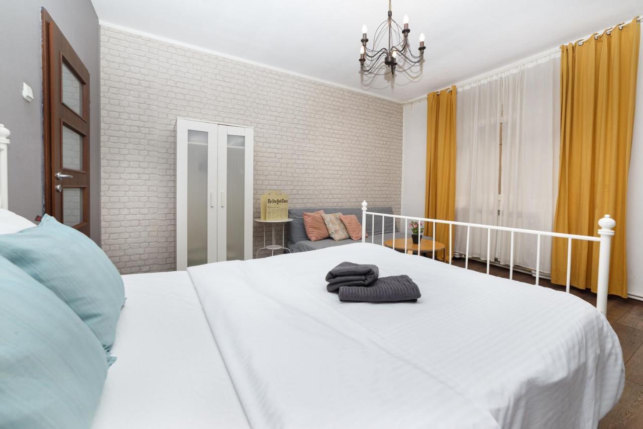 Color Apartments Franceza St ブカレスト エクステリア 写真