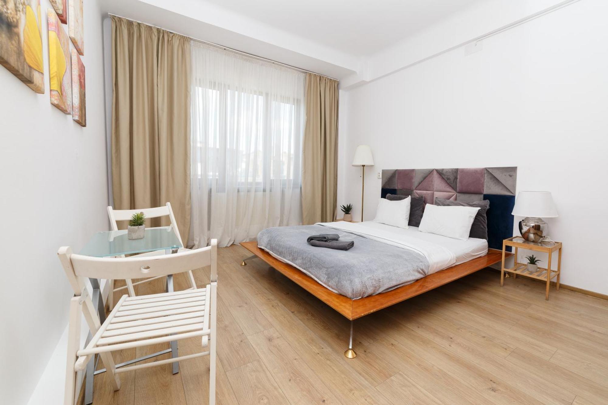 Color Apartments Franceza St ブカレスト エクステリア 写真