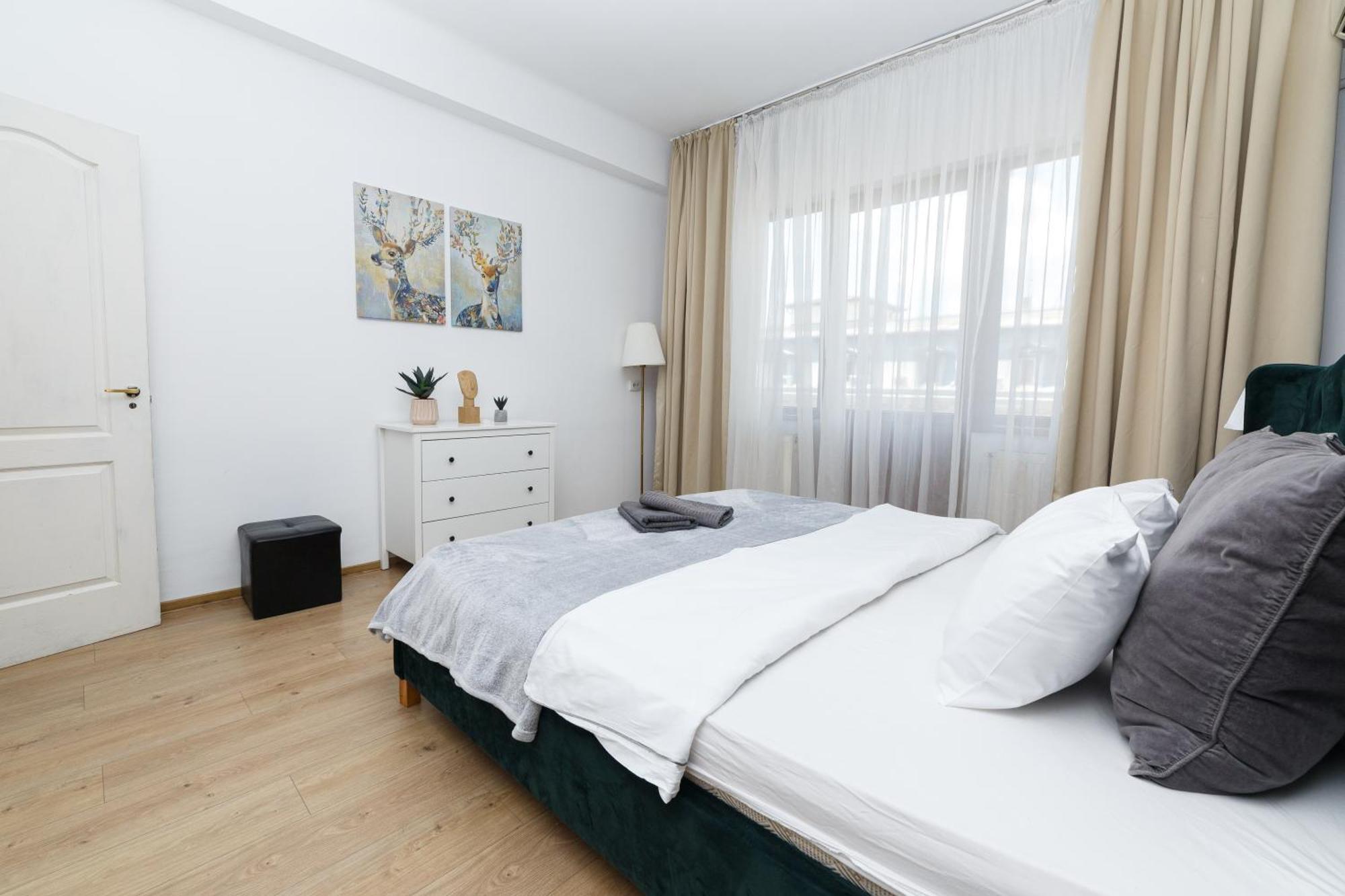 Color Apartments Franceza St ブカレスト エクステリア 写真