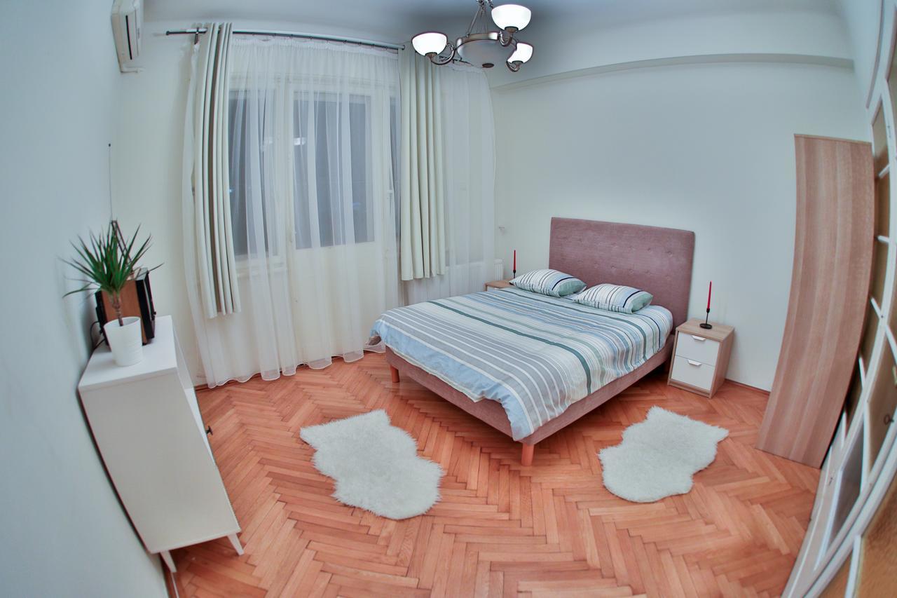 Color Apartments Franceza St ブカレスト エクステリア 写真