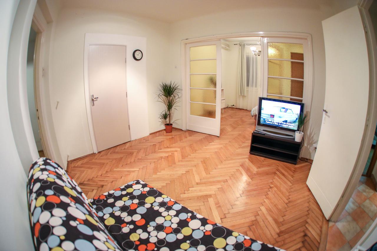 Color Apartments Franceza St ブカレスト エクステリア 写真