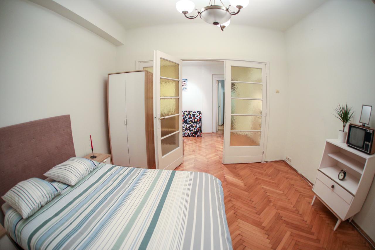 Color Apartments Franceza St ブカレスト エクステリア 写真